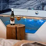 Z Jacuzzi & Sauna Chillout * Kolobřeh